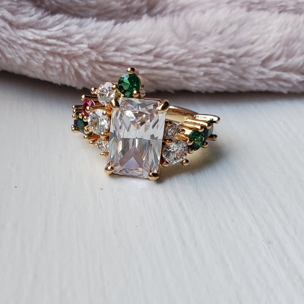 NWT Gorgeous Emerald Cut White Sapphire Ring - Picture 5 of 12
